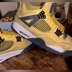 Air Jordan 4 Retro 'Lightning' 2021